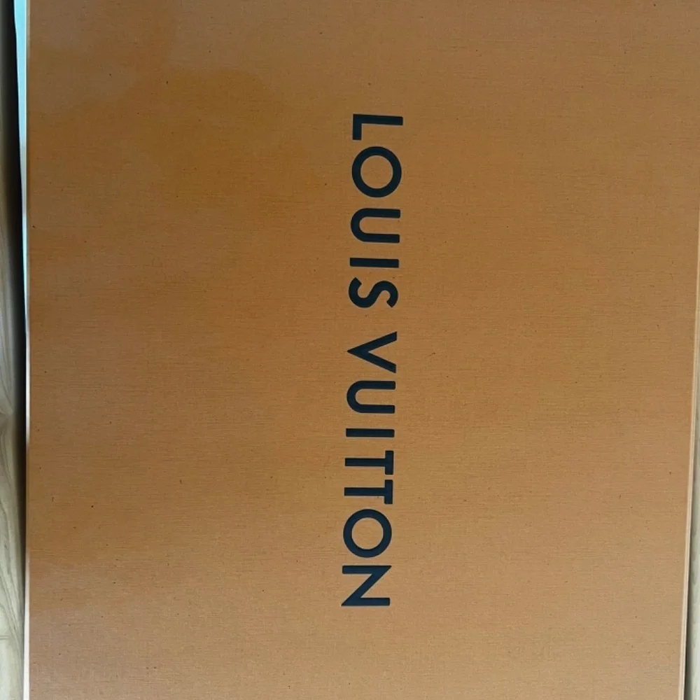 Authentic Louis Vuitton On the Go GM Tote - Like New - Picture 15 of 16